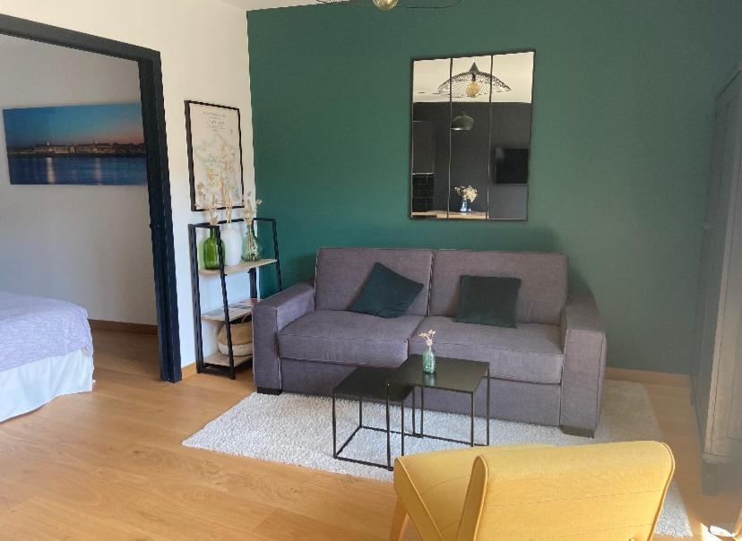 Le Clos Du Mesnil, Logement Totalement Independant Le Tourne Екстериор снимка
